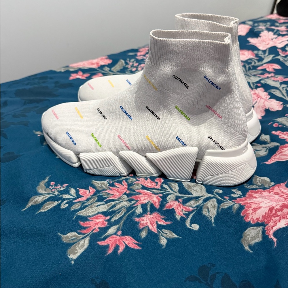 Balenciaga Speed 2.0 Sneaker All Over Logo - White Multi - Picture 4 of 7